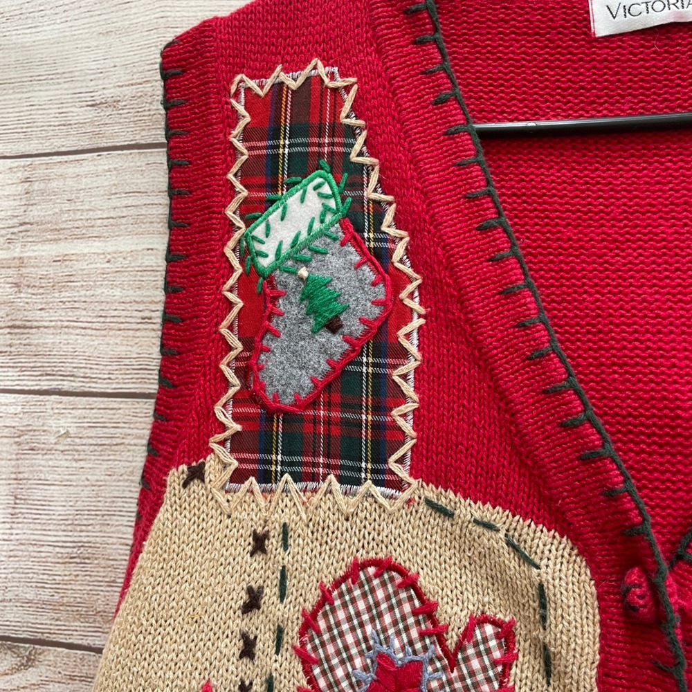 VINTAGE VICTORIA JONES EMBROIDERED PATCHWORK SWEATER VEST - Picture 7 of 9